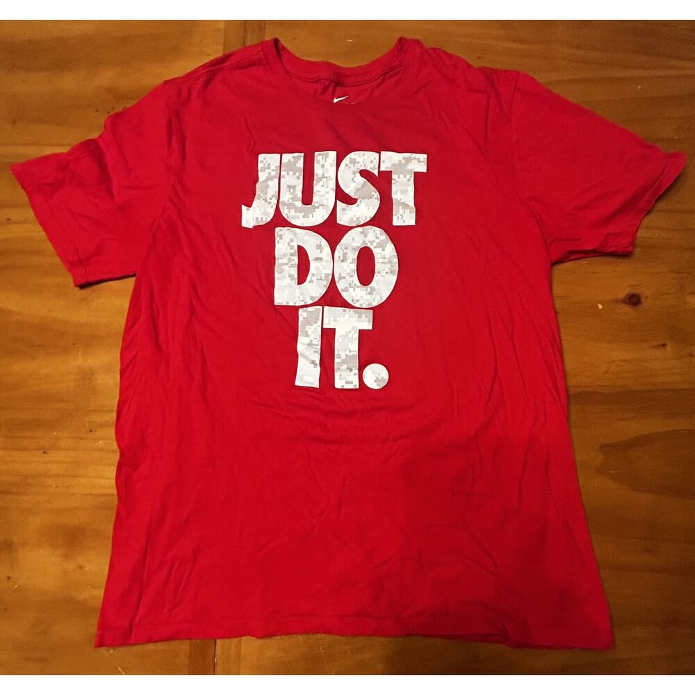 Nike Boys The Nike Tee Red with Camouflage "Just Do IT" Size Large Athletic Cut